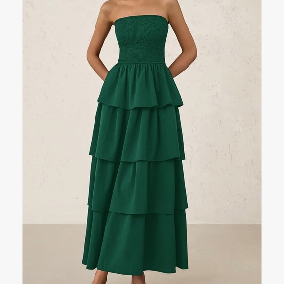 Chic Strapless Tiered Maxi Dress in Green - Picture 1 of 4